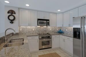 Caledonia Kitchen Countertop | Superior Granite